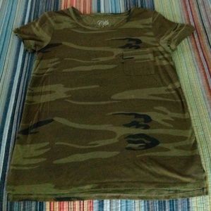 Camo pocket tee